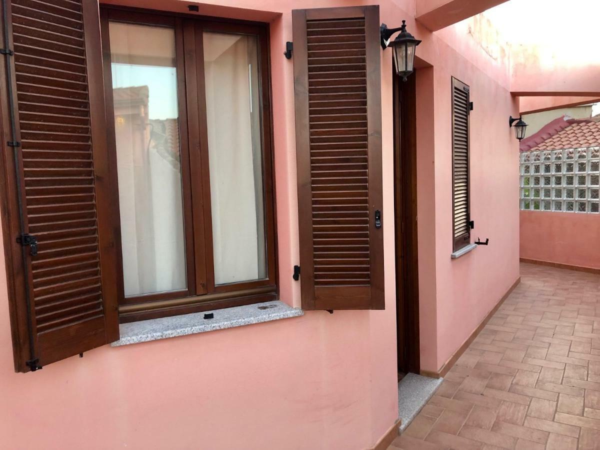 Sa Corti Antiga Apartment SantʼAntìoco Esterno foto