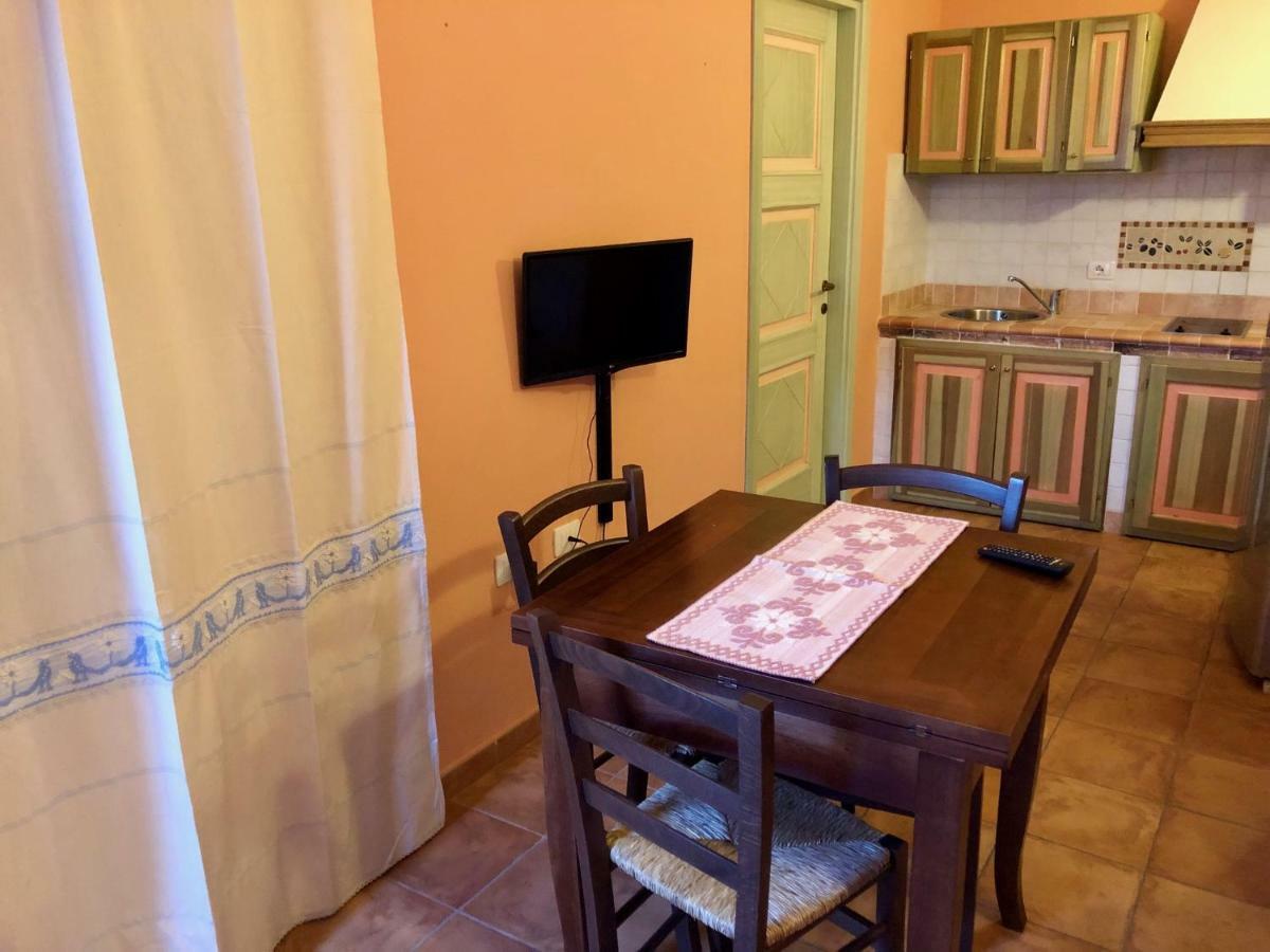 Sa Corti Antiga Apartment SantʼAntìoco Esterno foto