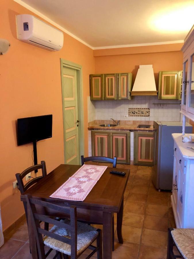 Sa Corti Antiga Apartment SantʼAntìoco Esterno foto