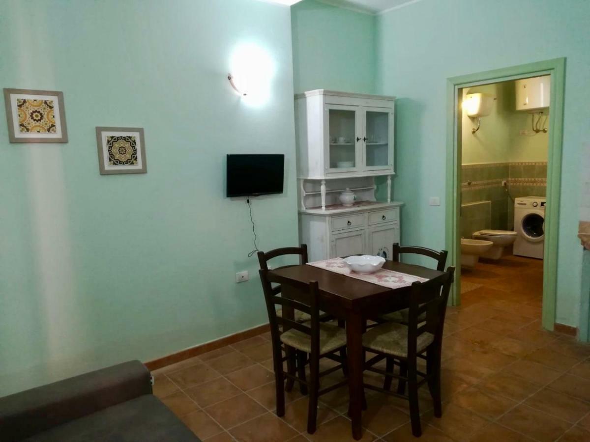 Sa Corti Antiga Apartment SantʼAntìoco Esterno foto